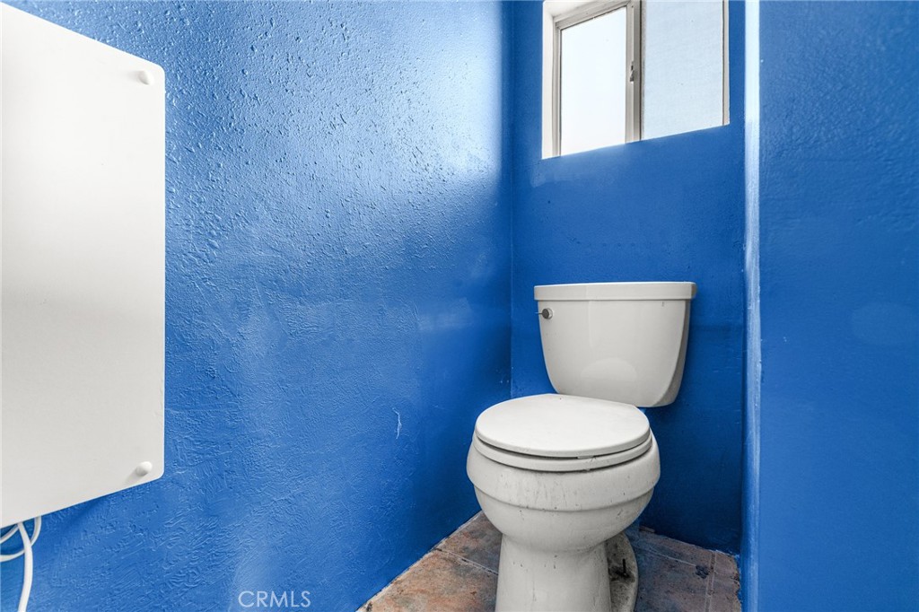 https://media.crmls.org/medias/8b9fa390-5ddd-4e61-a45b-66397d83fde2.jpg?preset=X-Large