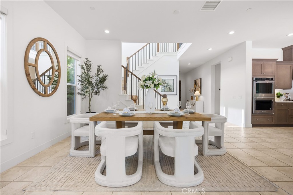 MLS #OC25251209 image #9