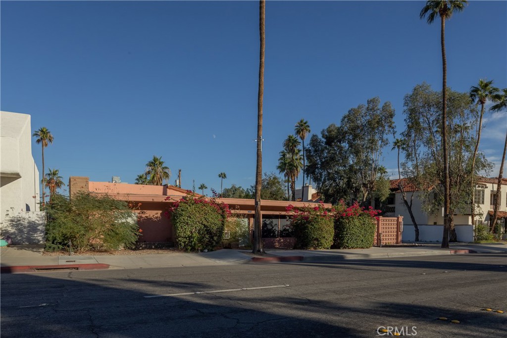 MLS #OC25253325 image #1