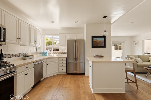 Detail Gallery Image 5 of 25 For 7737 Denrock, Westchester,  CA 90045 - 4 Beds | 4 Baths