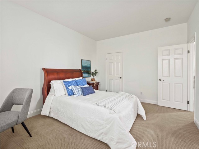 25679 Smoketree Lane, Valencia CA: https://media.crmls.org/medias/8ba2c920-f5d2-4b4f-989c-ff14933ca068.jpg