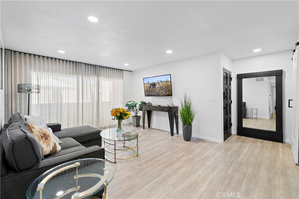 1001 W Macarthur Boulevard 98, Santa Ana, CA 92707