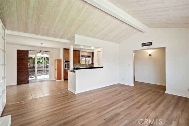 733 Manzanita Drive, Los Osos CA: https://media.crmls.org/medias/8ba45dac-f318-4f15-b6e3-1e2298df6b5f.jpg