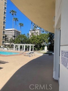 https://media.crmls.org/medias/8ba4d03b-e3be-442d-ad4d-9ddc479bded5.jpg?preset=X-Large