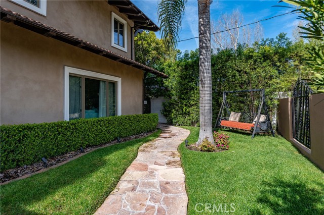 5005 Delita Place, Woodland Hills CA: https://media.crmls.org/medias/8ba4d9b3-7eb5-4561-83c0-d3e5bef21d96.jpg