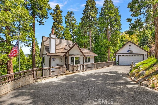 145 Cumberland Drive, Lake Arrowhead CA: https://media.crmls.org/medias/8ba56e7c-c6ec-4e31-864c-d83020e76eaa.jpg