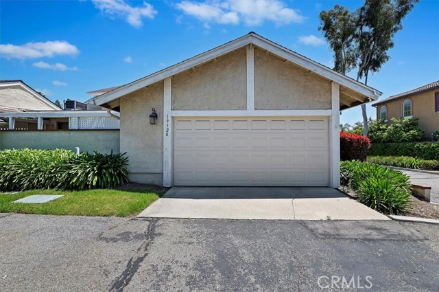 Detail Gallery Image 2 of 31 For 1932 E Yale St #B,  Ontario,  CA 91764 - 3 Beds | 1/1 Baths