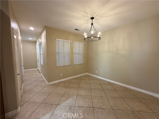 Detail Gallery Image 15 of 35 For 1783 Pinnacle Way, Upland,  CA 91784 - 4 Beds | 2/1 Baths