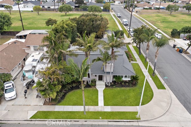 17327 Santa Lucia Street, Fountain Valley CA: https://media.crmls.org/medias/8ba6b3e6-9f6e-4852-a1fc-fb32dc9430f6.jpg