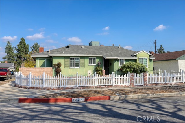 Detail Gallery Image 1 of 1 For 7640 Beeman Ave, North Hollywood,  CA 91605 - 3 Beds | 2 Baths
