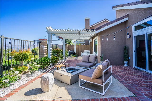 Detail Gallery Image 4 of 74 For 6117 E Garnet Cir, Anaheim Hills,  CA 92807 - 3 Beds | 3 Baths