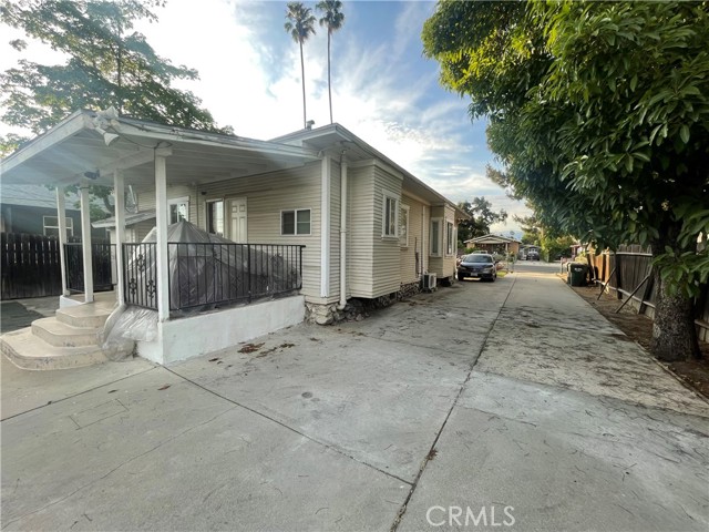 942 E 6th Street, Pomona CA: https://media.crmls.org/medias/8ba86461-90b8-4327-b632-8e0d87cfe13d.jpg