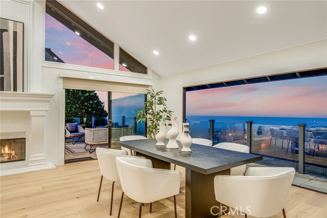 Detail Gallery Image 11 of 29 For 7655 Caminito Avola, La Jolla,  CA 92037 - 4 Beds | 2/1 Baths