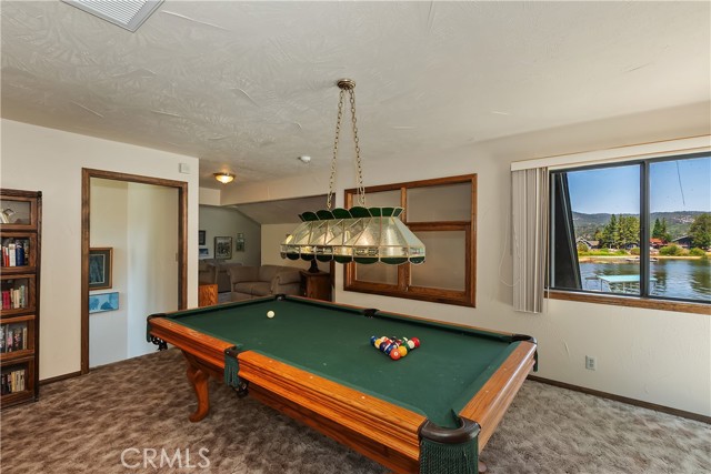 488 Lakeview Court, Big Bear Lake CA: https://media.crmls.org/medias/8ba948ce-ac1c-41e6-a303-9907a1e5badf.jpg