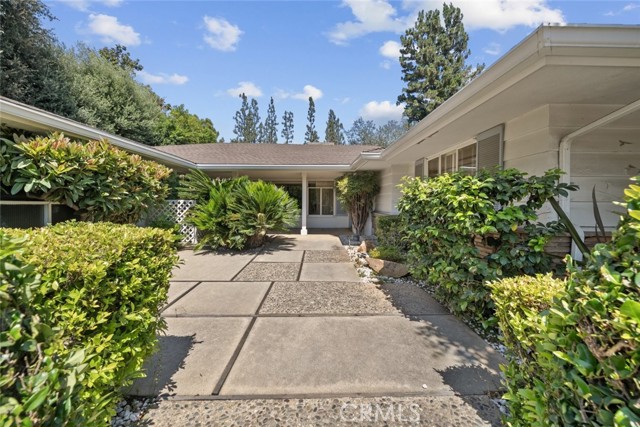 Detail Gallery Image 2 of 33 For 1530 Kenmore Rd, Pasadena,  CA 91106 - 3 Beds | 3 Baths