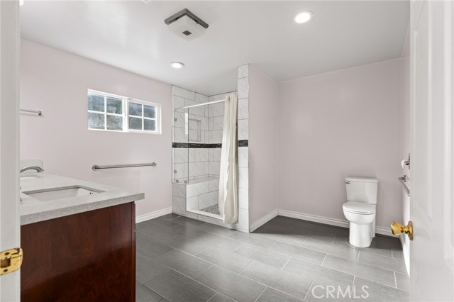 Detail Gallery Image 26 of 38 For 8558 11th, Downey,  CA 90241 - 4 Beds | 3/1 Baths