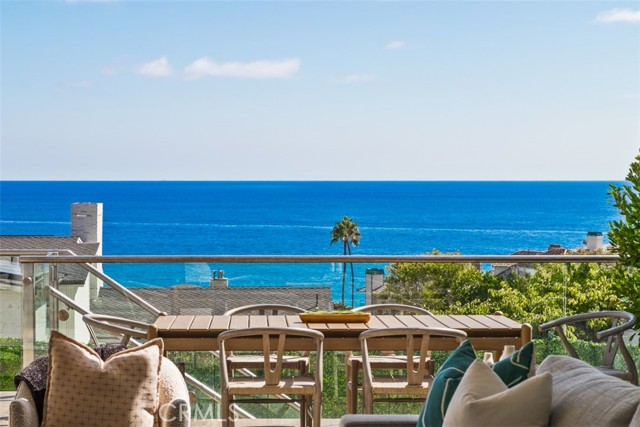 Detail Gallery Image 4 of 47 For 1373 N Coast Hwy, Laguna Beach,  CA 92651 - 3 Beds | 3/1 Baths