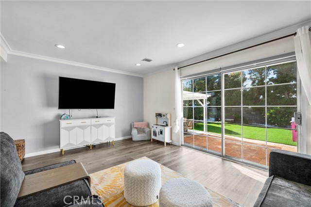 Detail Gallery Image 7 of 41 For 18019 Tiara, Encino,  CA 91316 - 4 Beds | 2 Baths