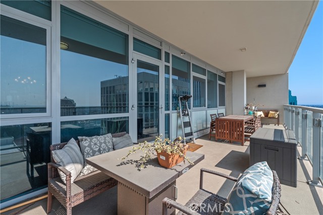 3785 Wilshire Boulevard, Los Angeles CA: https://media.crmls.org/medias/8bac3cbb-e42a-4ba6-b2e3-9bb829136794.jpg