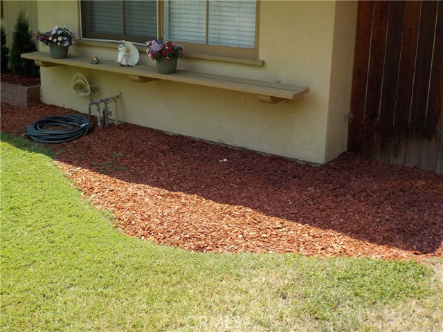 1676 Dumbarton Avenue, San Bernardino CA: https://media.crmls.org/medias/8baeac85-c567-41a1-a43e-c1ed66c5f76b.jpg