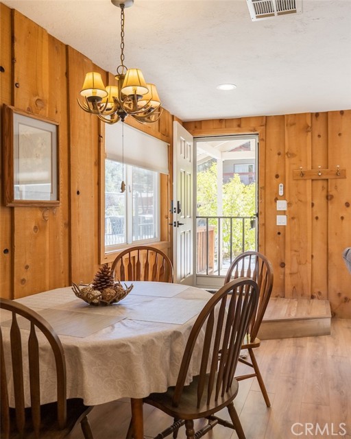 Detail Gallery Image 3 of 40 For 803 Robinhood Bld, Big Bear City,  CA 92314 - 2 Beds | 1 Baths