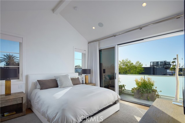 Detail Gallery Image 15 of 30 For 418 Larkspur, Corona Del Mar,  CA 92625 - 4 Beds | 4 Baths