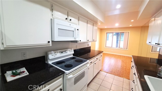 Detail Gallery Image 13 of 32 For 316 N Maryland Ave #109,  Glendale,  CA 91206 - 2 Beds | 2 Baths