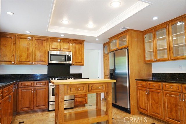 Detail Gallery Image 15 of 39 For 6232 Hesperia Ave, Encino,  CA 91316 - 3 Beds | 2/1 Baths