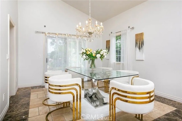 287 Goldenwood Circle, Simi Valley CA: https://media.crmls.org/medias/8bb08357-b3fb-4a1a-b68c-cacc31bd619e.jpg