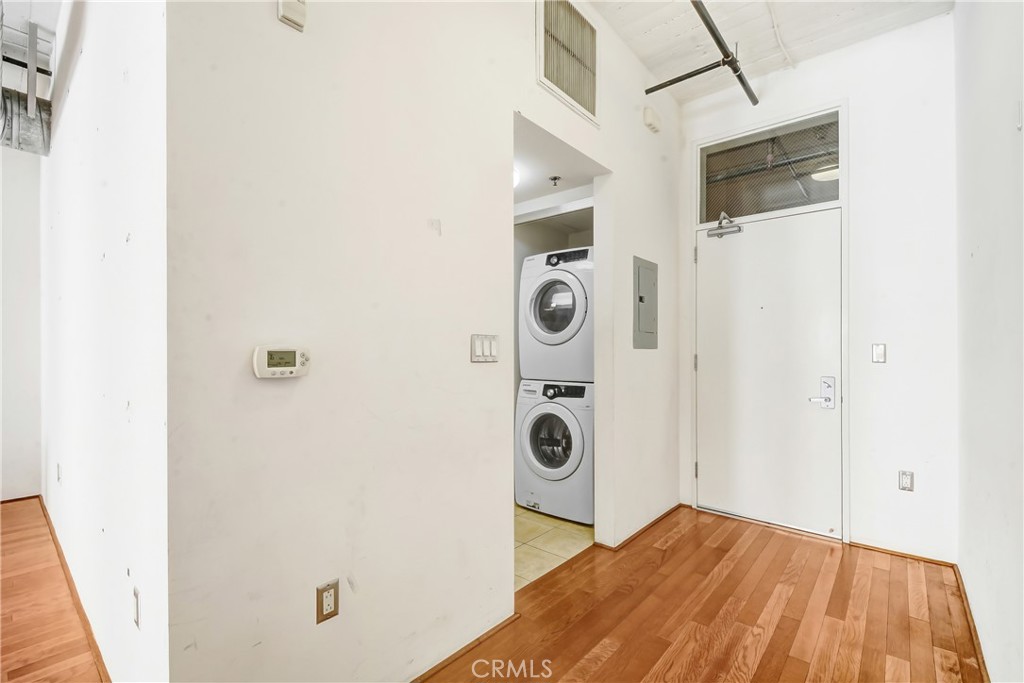 https://media.crmls.org/medias/8bb0d803-5d35-4398-aba0-3937ff17dd0a.jpg?preset=X-Large