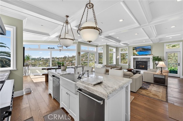 Detail Gallery Image 27 of 74 For 405 Blumont St, Laguna Beach,  CA 92651 - 5 Beds | 6/1 Baths