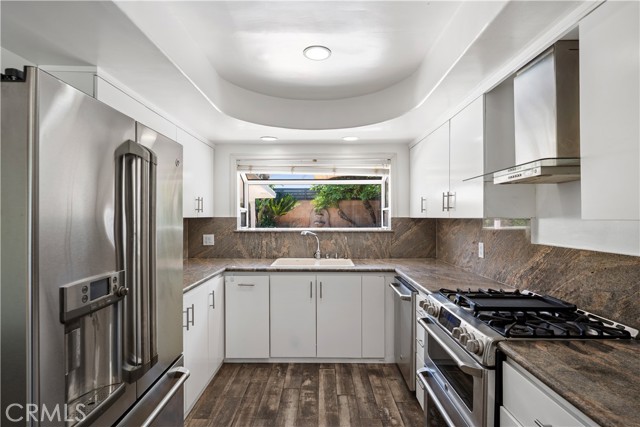 Detail Gallery Image 16 of 39 For 23172 Gainford St, Woodland Hills,  CA 91364 - 3 Beds | 2/1 Baths