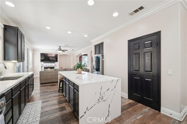 Detail Gallery Image 8 of 22 For 6953 Catawba Dr, Fontana,  CA 92336 - 4 Beds | 2/1 Baths