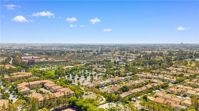 11 Asbury, Irvine CA: https://media.crmls.org/medias/8bb2a26a-d176-44ed-b98f-1071c116678e.jpg