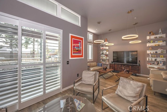 Detail Gallery Image 10 of 37 For 931 E Walnut St #101,  Pasadena,  CA 91106 - 2 Beds | 2/1 Baths