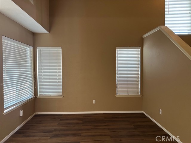 Detail Gallery Image 4 of 30 For 19218 Broken Bow Dr, Riverside,  CA 92508 - 3 Beds | 2/1 Baths