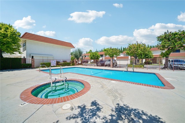 Detail Gallery Image 20 of 21 For 9950 Reseda Bld #7,  Northridge,  CA 91324 - 3 Beds | 2/1 Baths