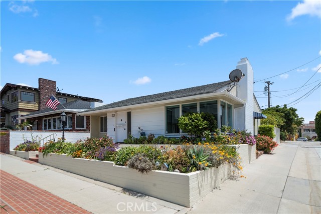 Detail Gallery Image 11 of 25 For 212 Larkspur Ave, Corona Del Mar,  CA 92625 - 2 Beds | 2 Baths