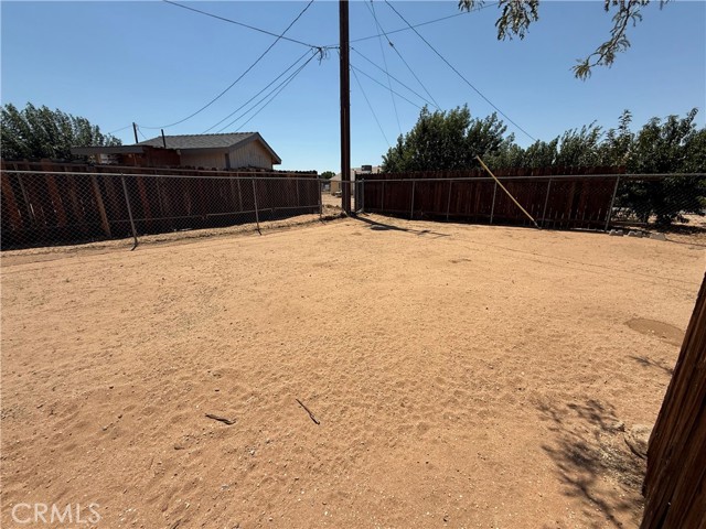 21275 Pocomoke Court, Apple Valley CA: https://media.crmls.org/medias/8bb48a98-9767-45d5-9b83-d75dd41ab6c8.jpg