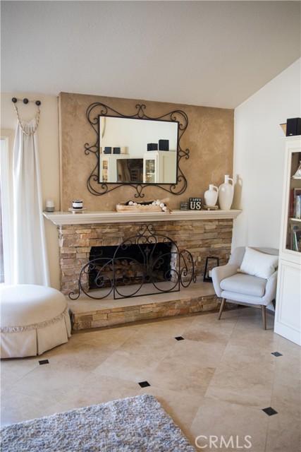 Detail Gallery Image 25 of 67 For 10071 Highcliff Drive, Santa Ana,  CA 92705 - 5 Beds | 3/1 Baths