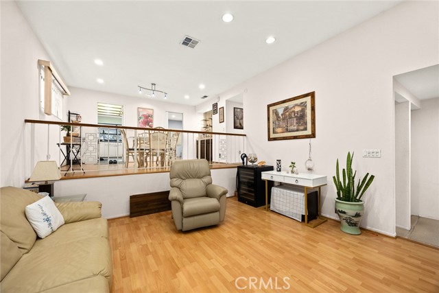 Detail Gallery Image 12 of 44 For 513 N Chandler Ave #E,  Monterey Park,  CA 91754 - 3 Beds | 2/1 Baths