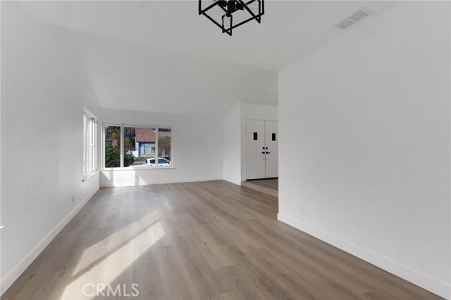 Detail Gallery Image 21 of 43 For 13754 Bear Valley Rd, Moorpark,  CA 93021 - 3 Beds | 2 Baths