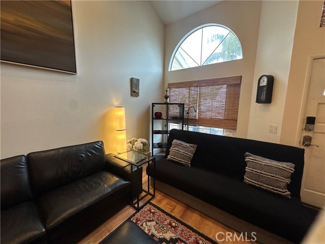 Detail Gallery Image 6 of 37 For 2217 Vanderbilt Ln #8,  Redondo Beach,  CA 90278 - 2 Beds | 1/1 Baths