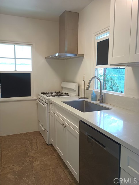 1580 N Orange Grove Avenue, Pomona CA: https://media.crmls.org/medias/8bb595f4-4ef3-4999-bb9d-8a59175f1832.jpg