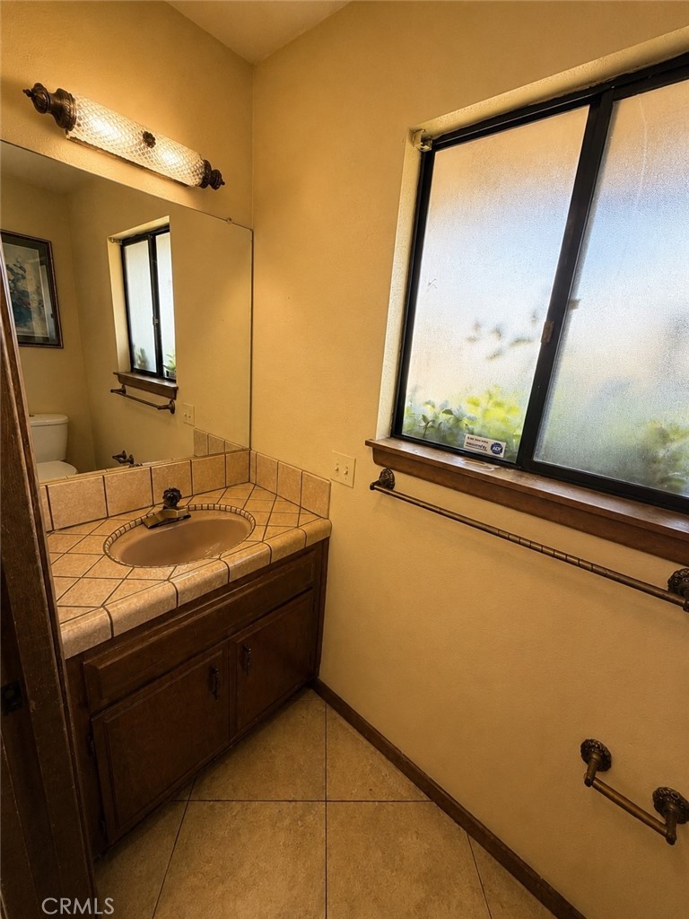 https://media.crmls.org/medias/8bb61cf5-1082-4a43-9b95-62bb9a94a4a9.jpg?preset=X-Large