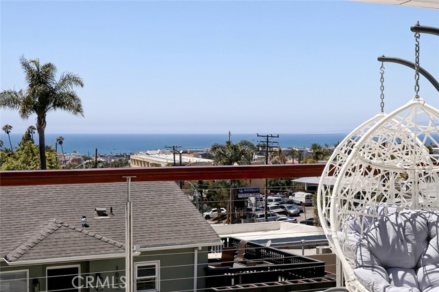 1010 Owosso Avenue, Hermosa Beach, California 90254, 3 Bedrooms Bedrooms, ,2 BathroomsBathrooms,Residential,Sold,Owosso,SB21166823