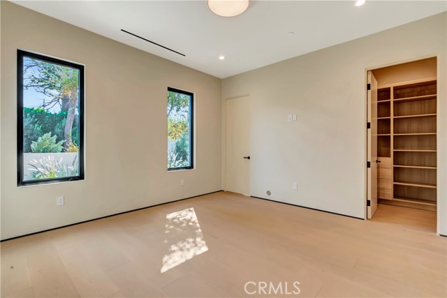 Detail Gallery Image 13 of 21 For 5149 Beeman Ave, Valley Village,  CA 91607 - 6 Beds | 6 Baths