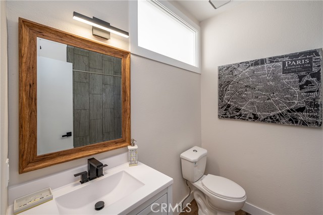 Detail Gallery Image 16 of 27 For 204 Lime St #1,  Inglewood,  CA 90301 - 2 Beds | 2/1 Baths