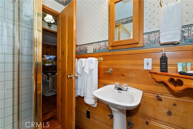 Detail Gallery Image 28 of 33 For 41496 Oak, Big Bear Lake,  CA 92315 - 2 Beds | 1/1 Baths