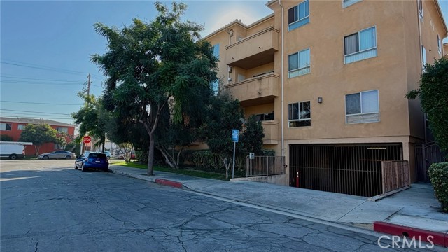 Detail Gallery Image 17 of 17 For 1515 Grismer Ave #302,  Burbank,  CA 91504 - 2 Beds | 2 Baths
